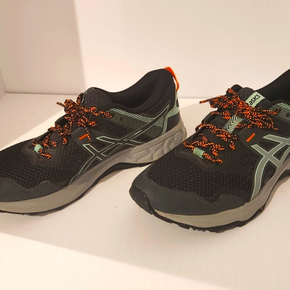 ASICS Women's Black and Orange Running Shoes *Like New* - Picture 3 of 9